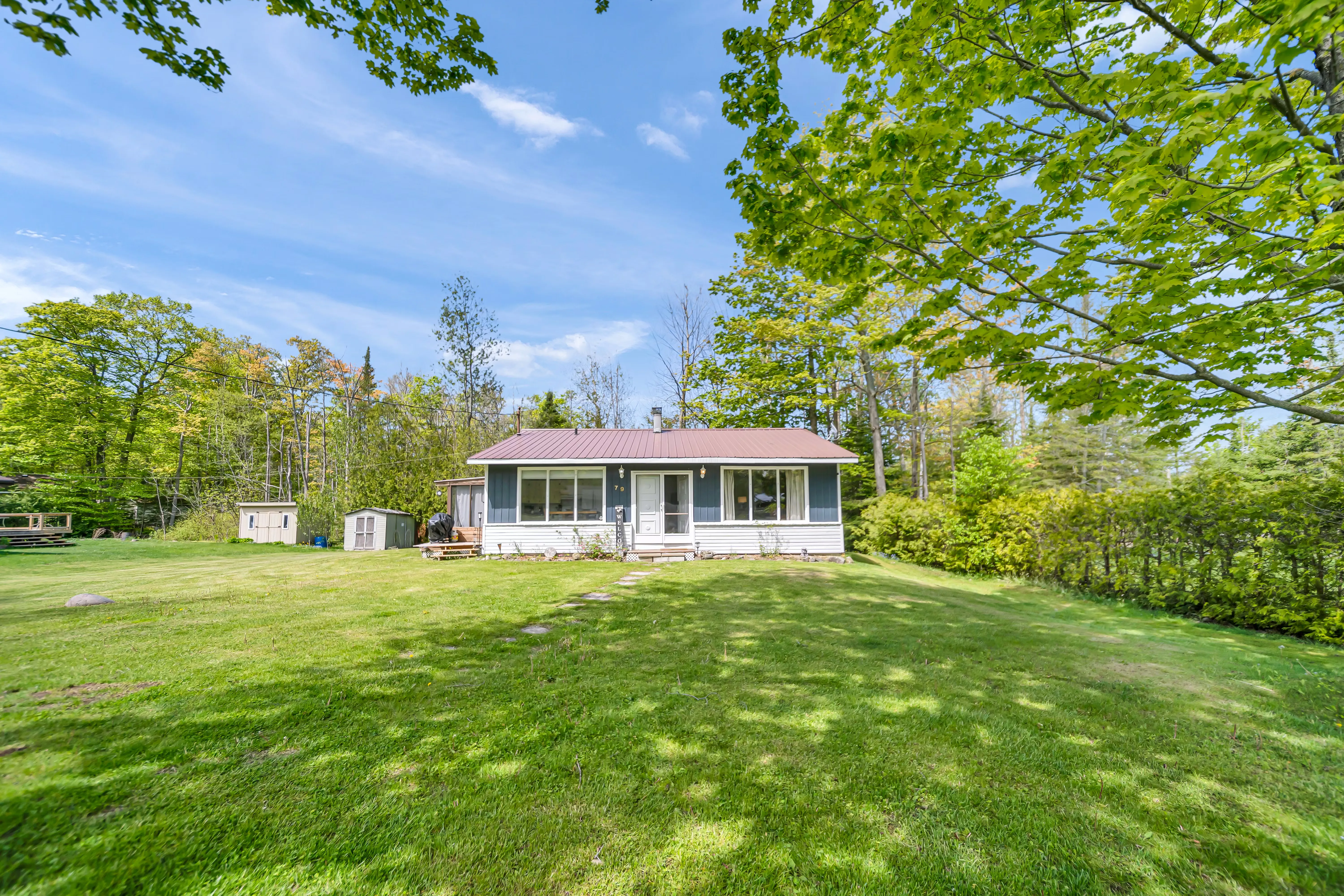 J Arts 360 View — interior property photo