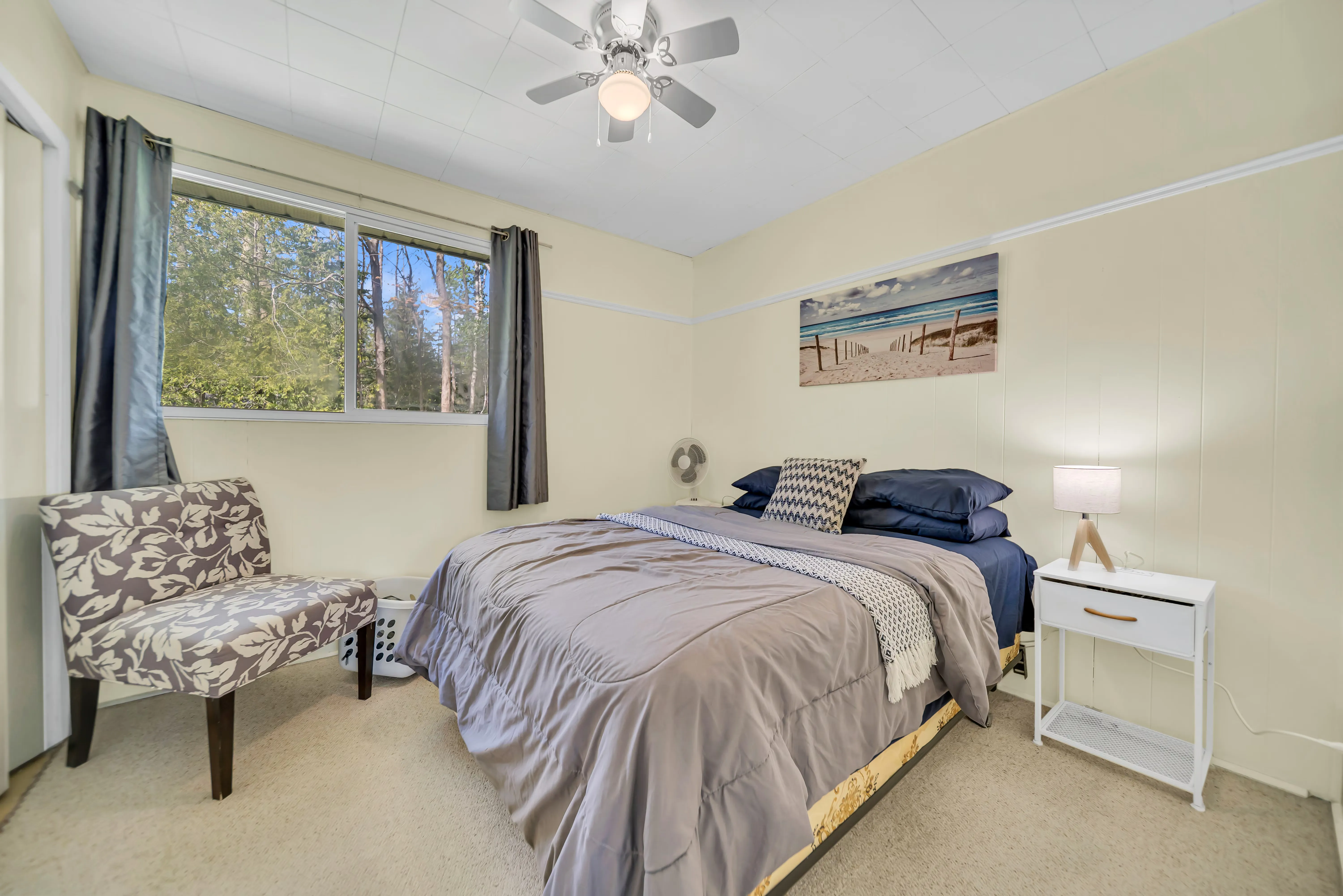 J Arts 360 View — interior property photo