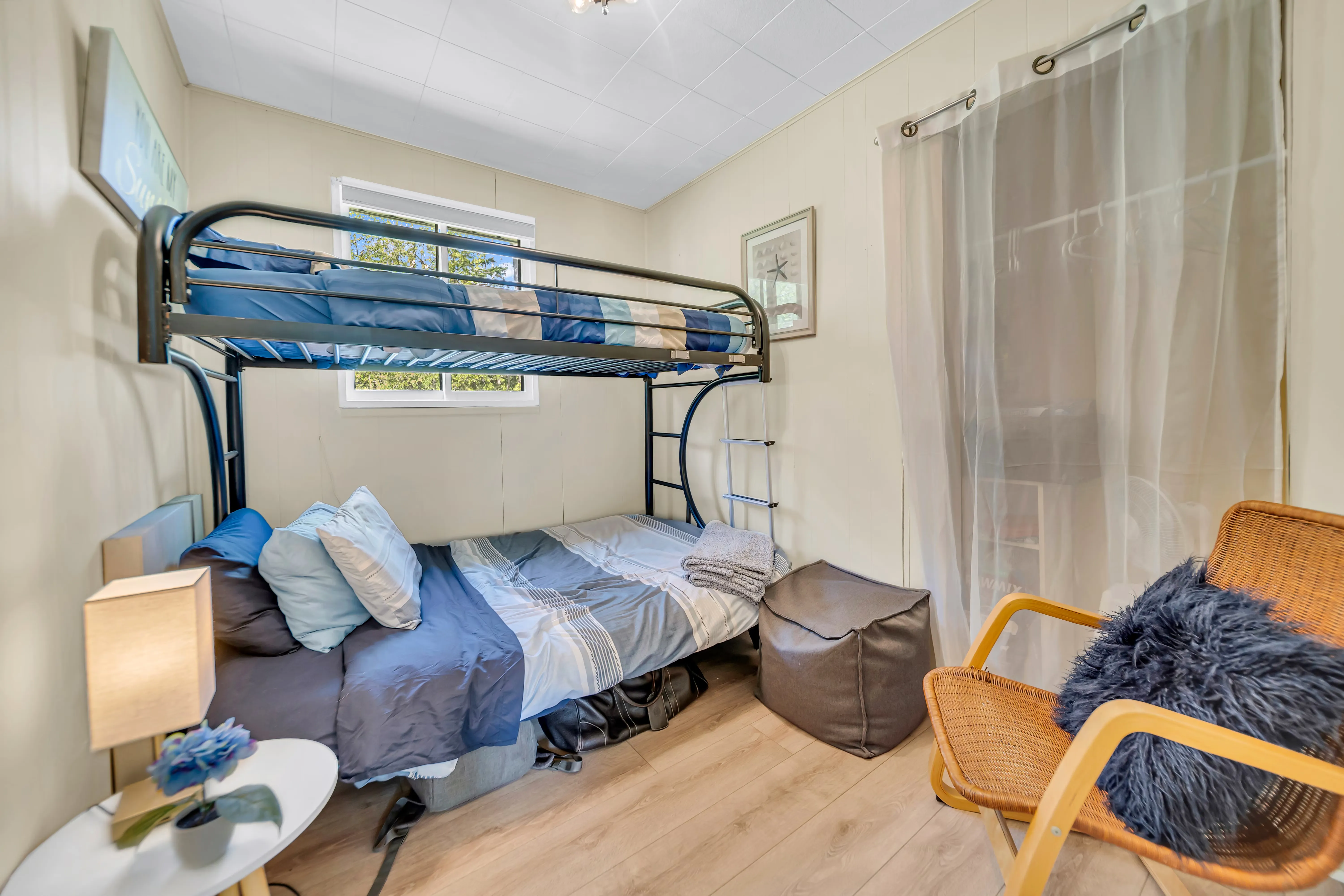 J Arts 360 View — interior property photo