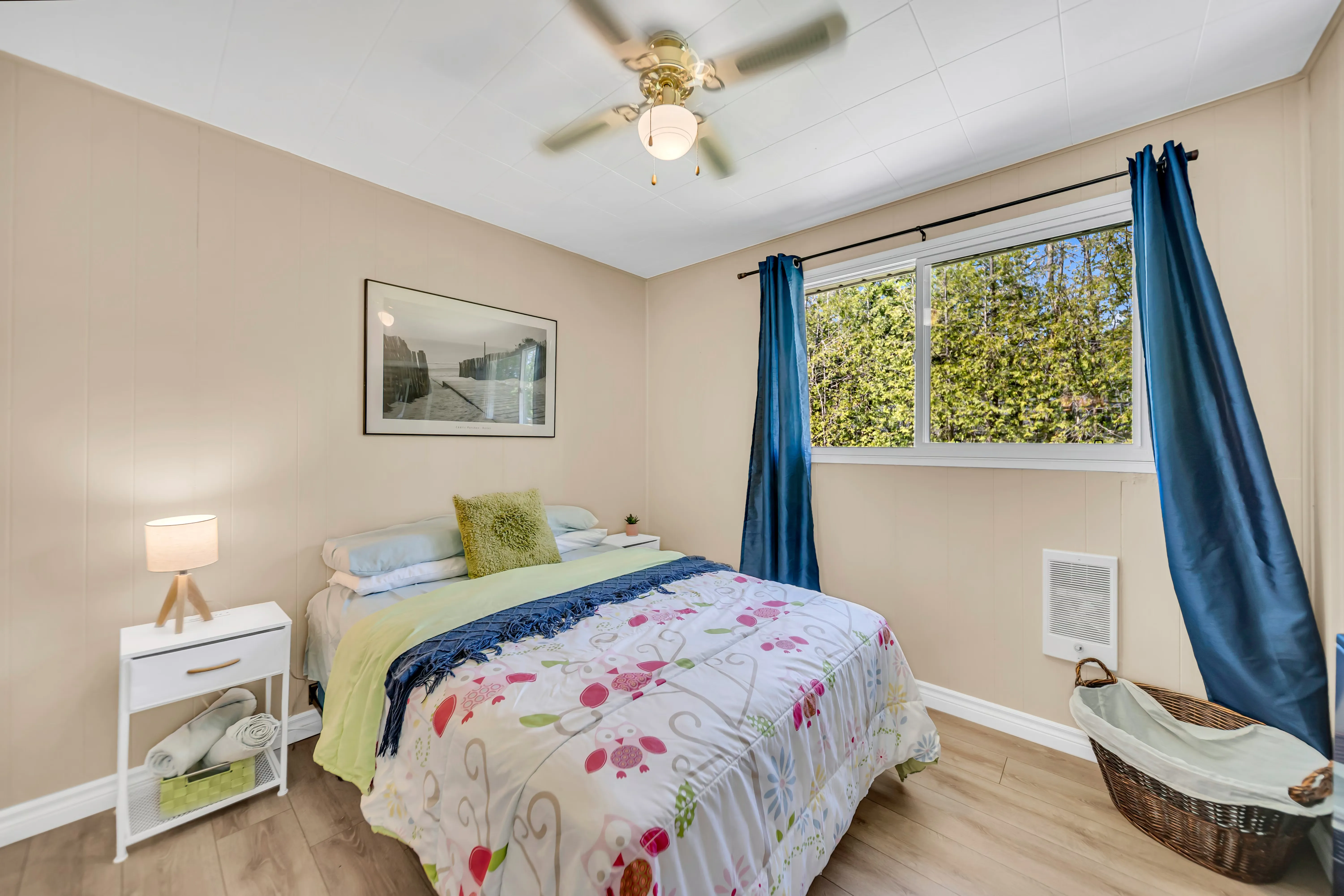 J Arts 360 View — interior property photo