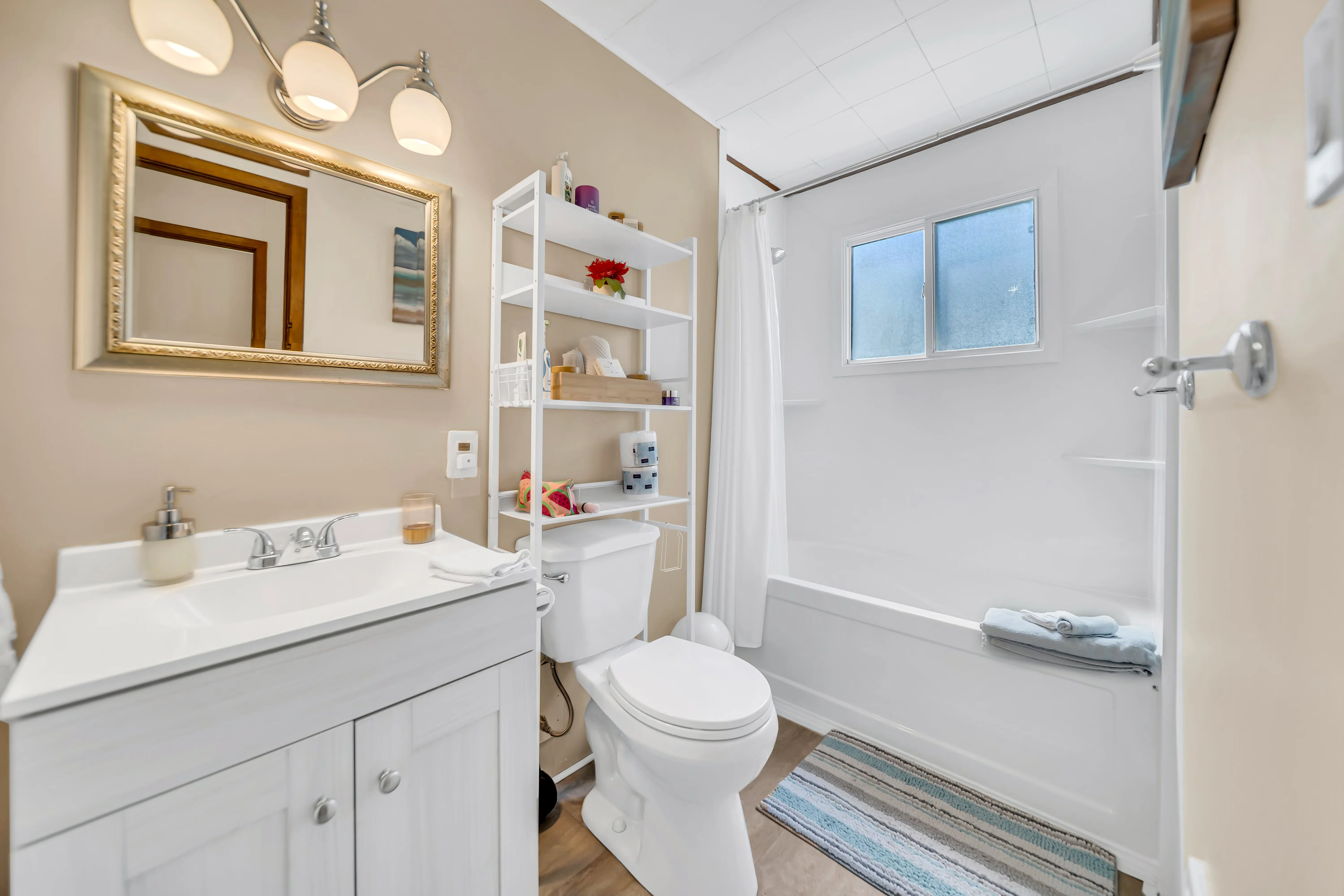 J Arts 360 View — interior property photo