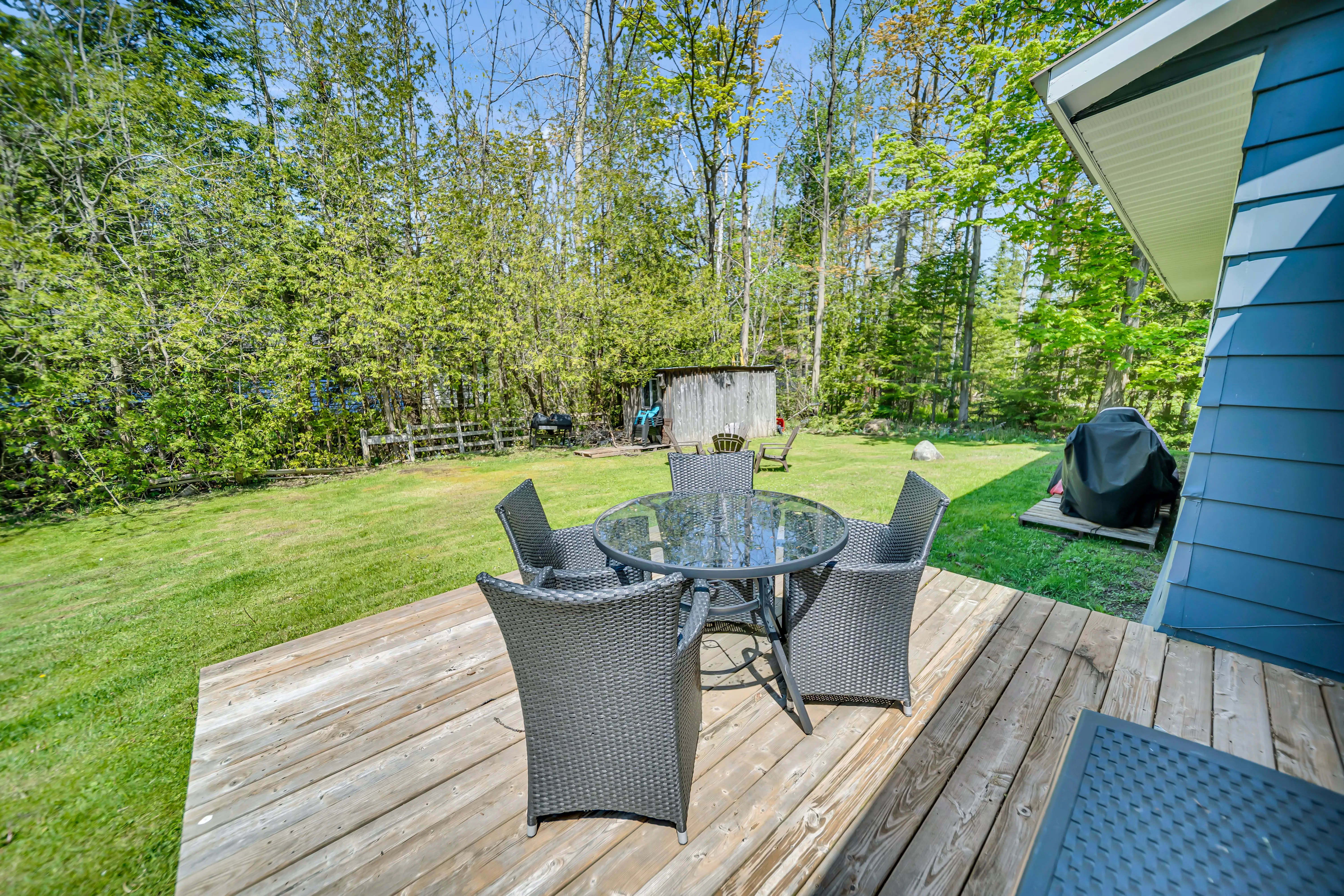 J Arts 360 View — interior property photo