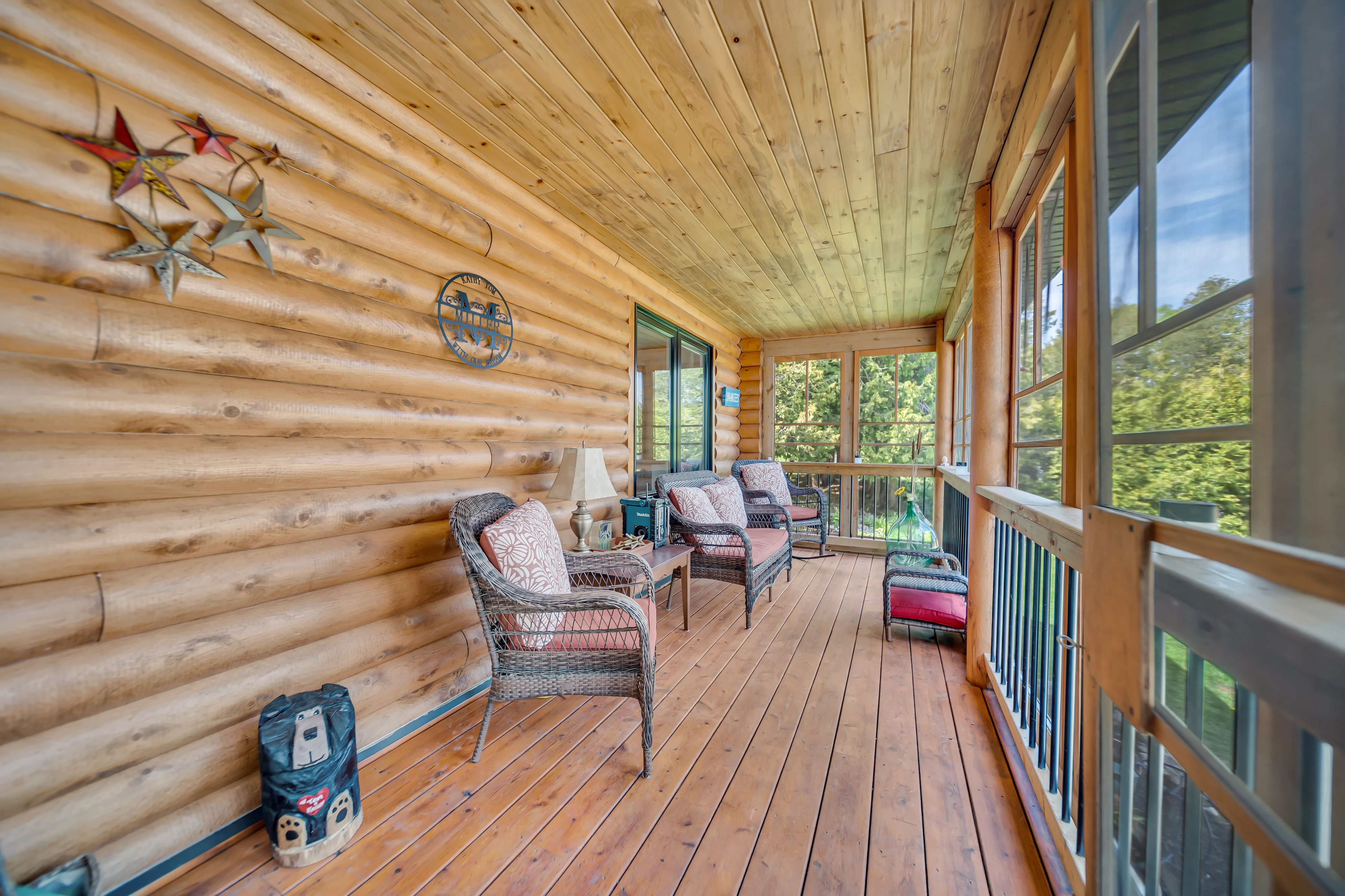 J Arts 360 View — interior property photo
