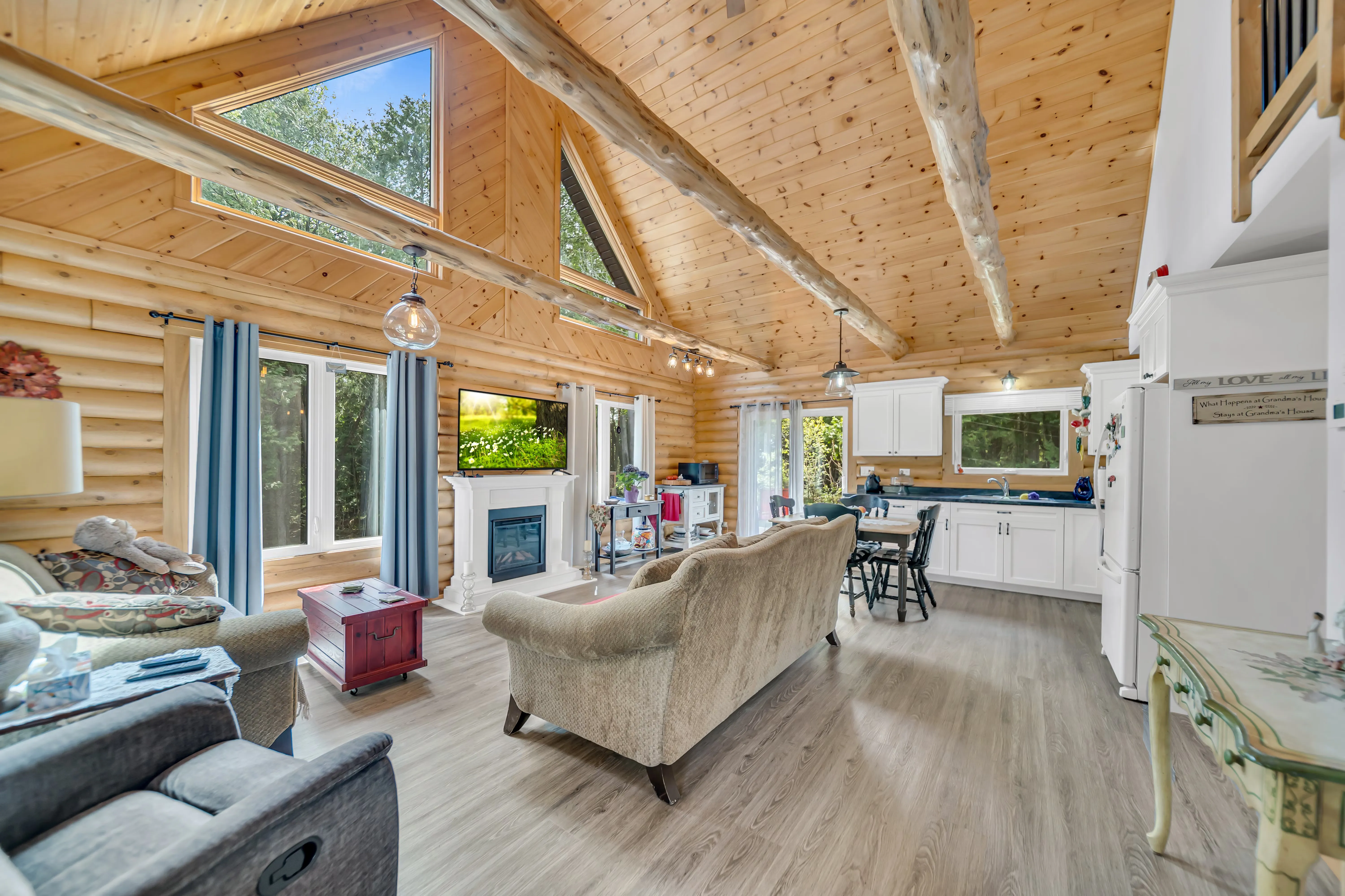 J Arts 360 View — interior property photo
