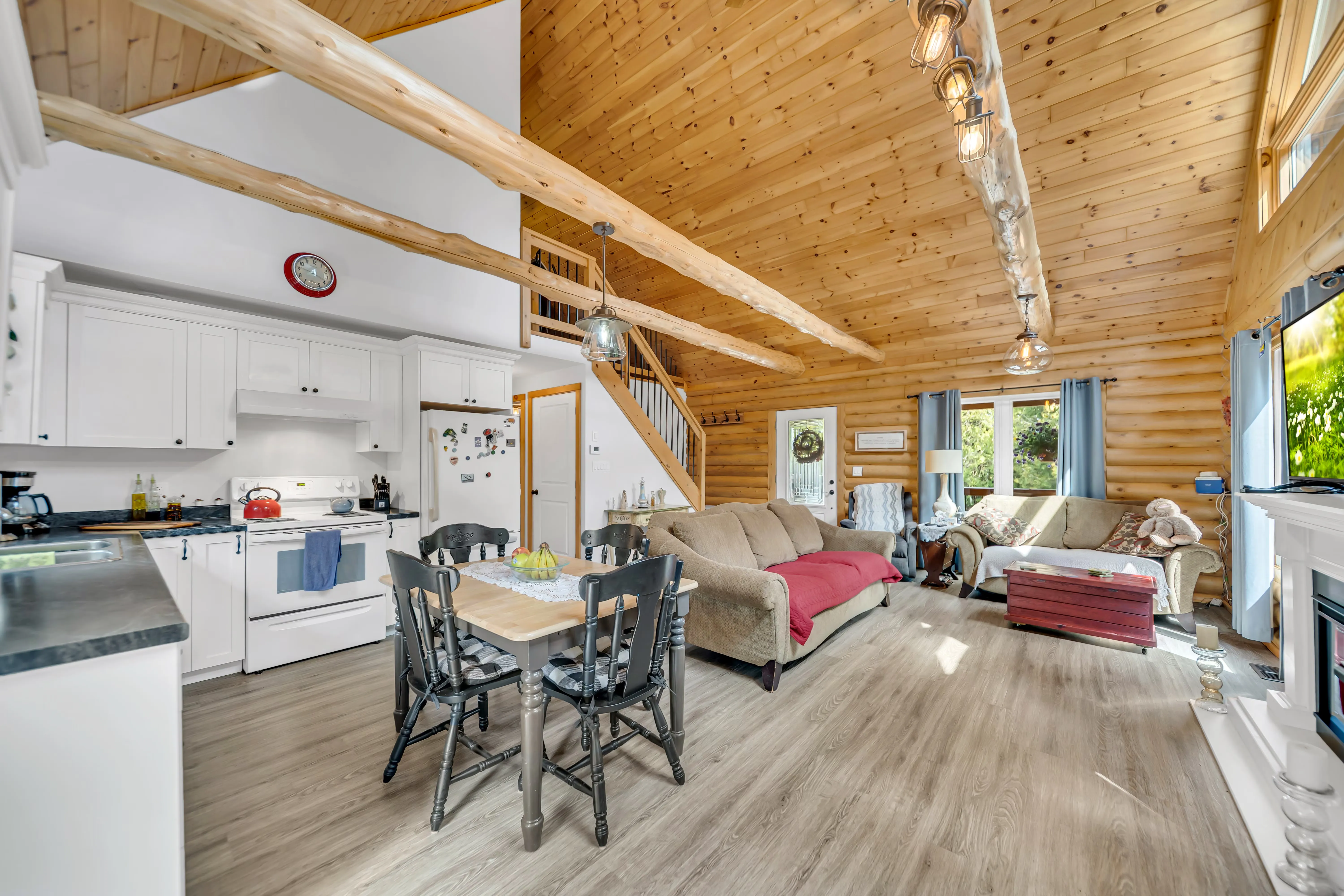 J Arts 360 View — interior property photo