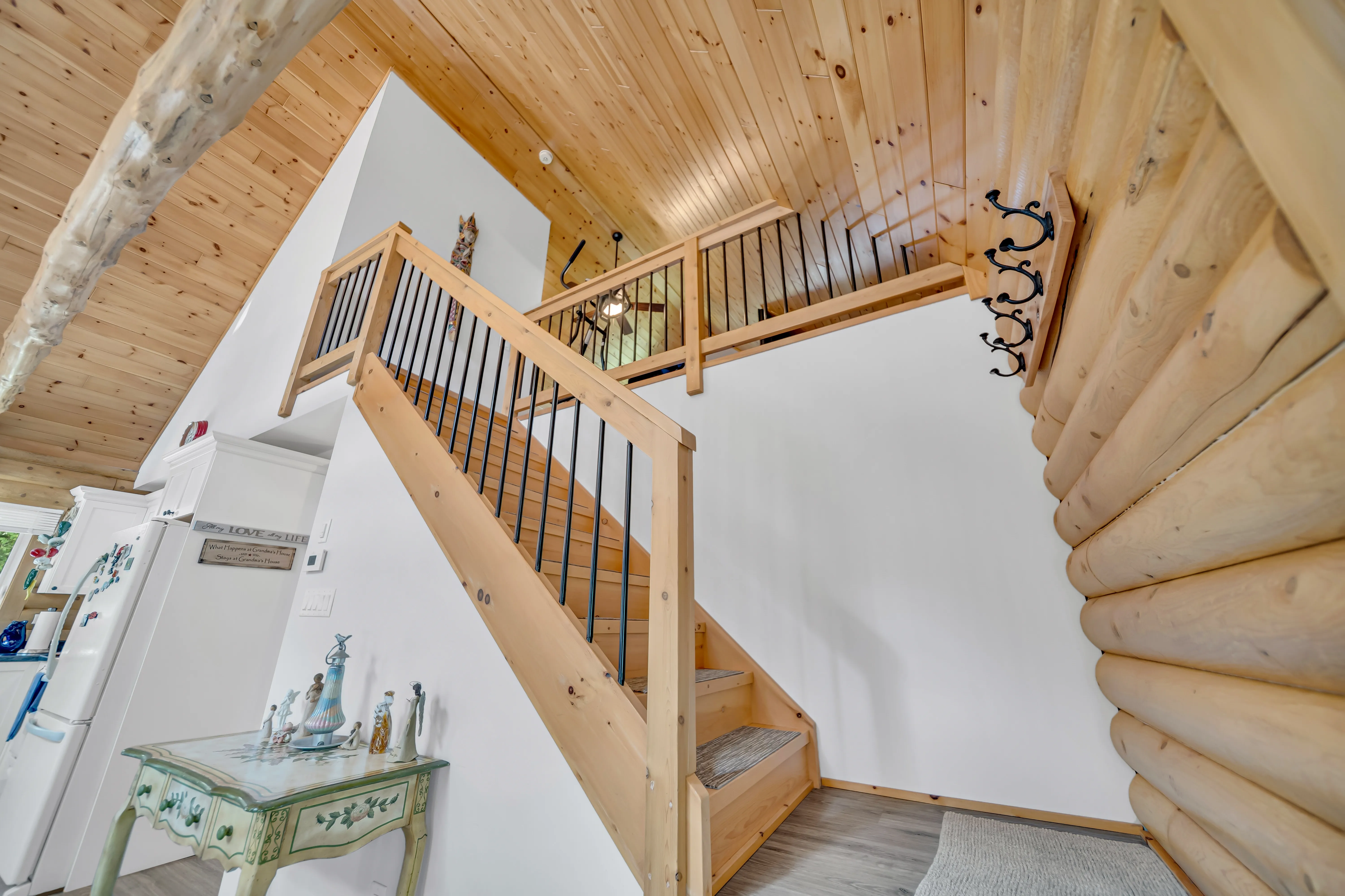 J Arts 360 View — interior property photo