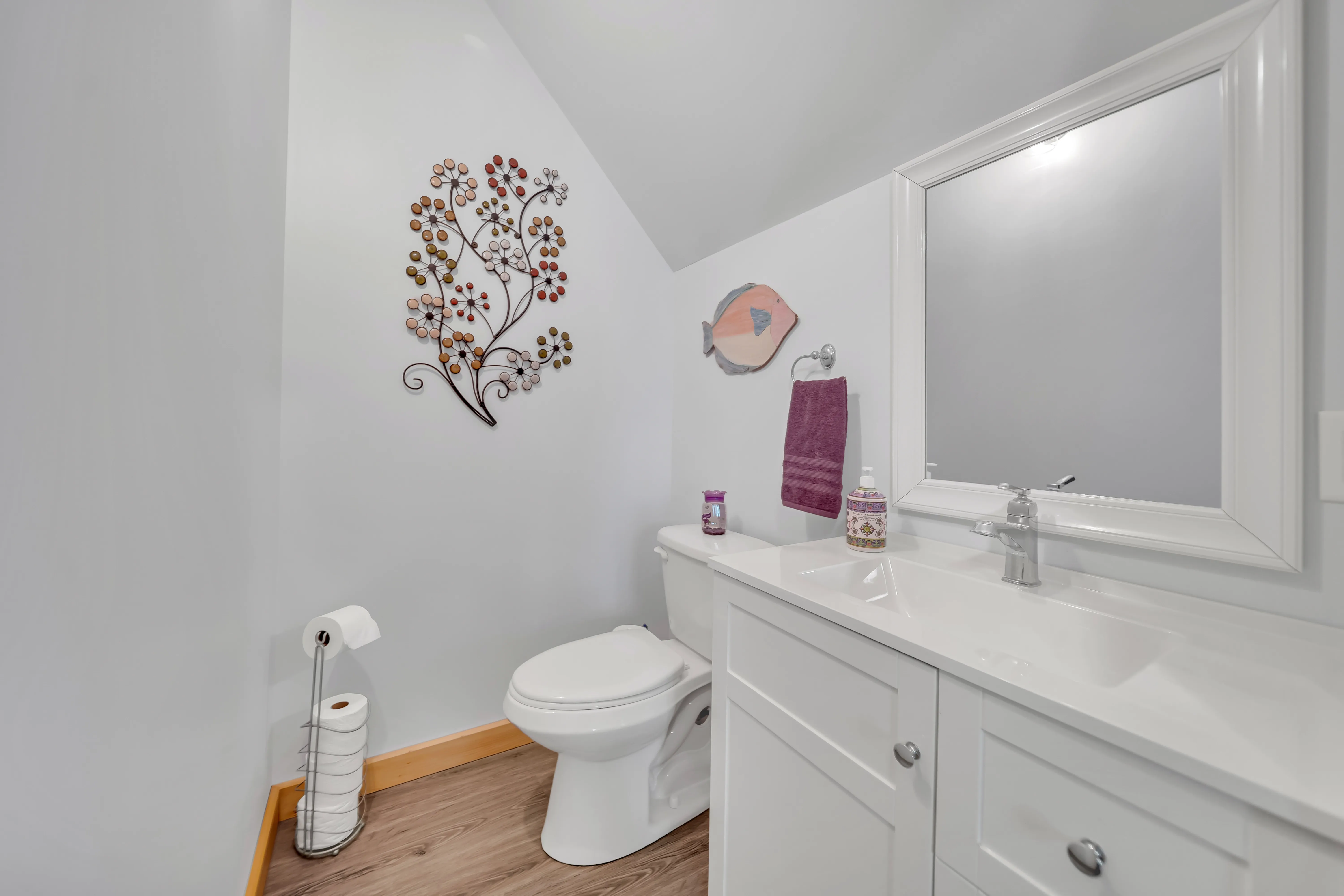J Arts 360 View — interior property photo