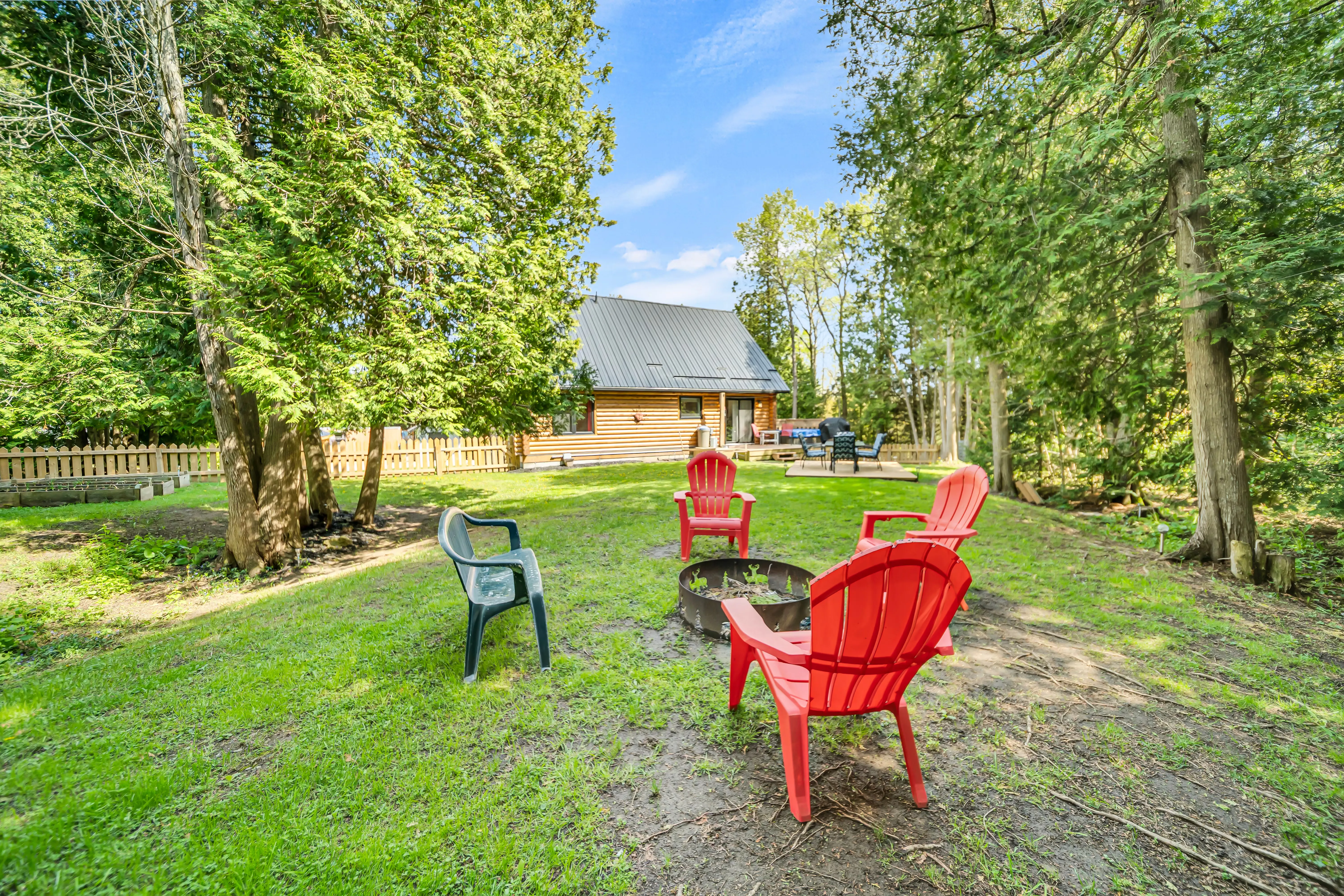 J Arts 360 View — interior property photo
