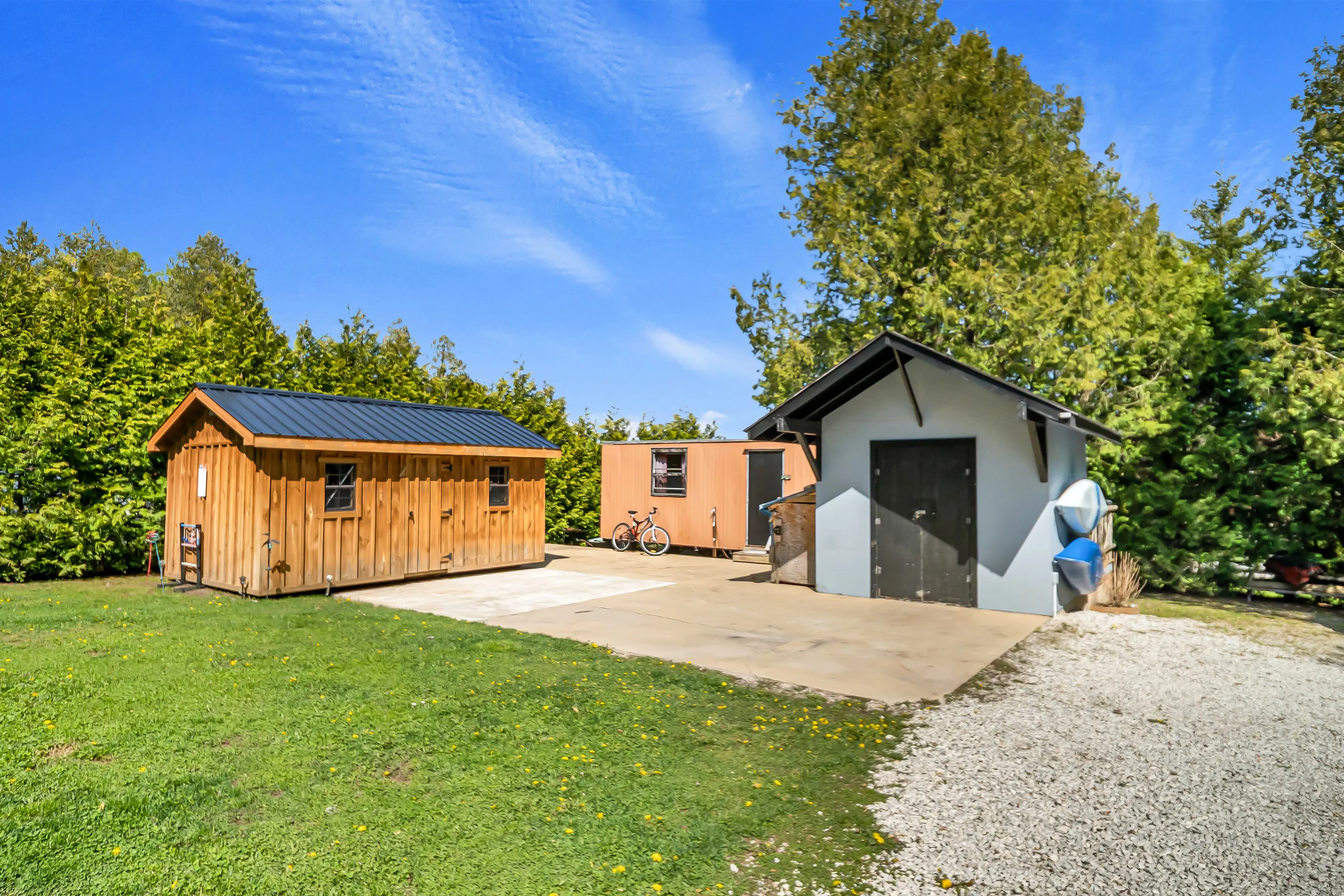 J Arts 360 View — interior property photo